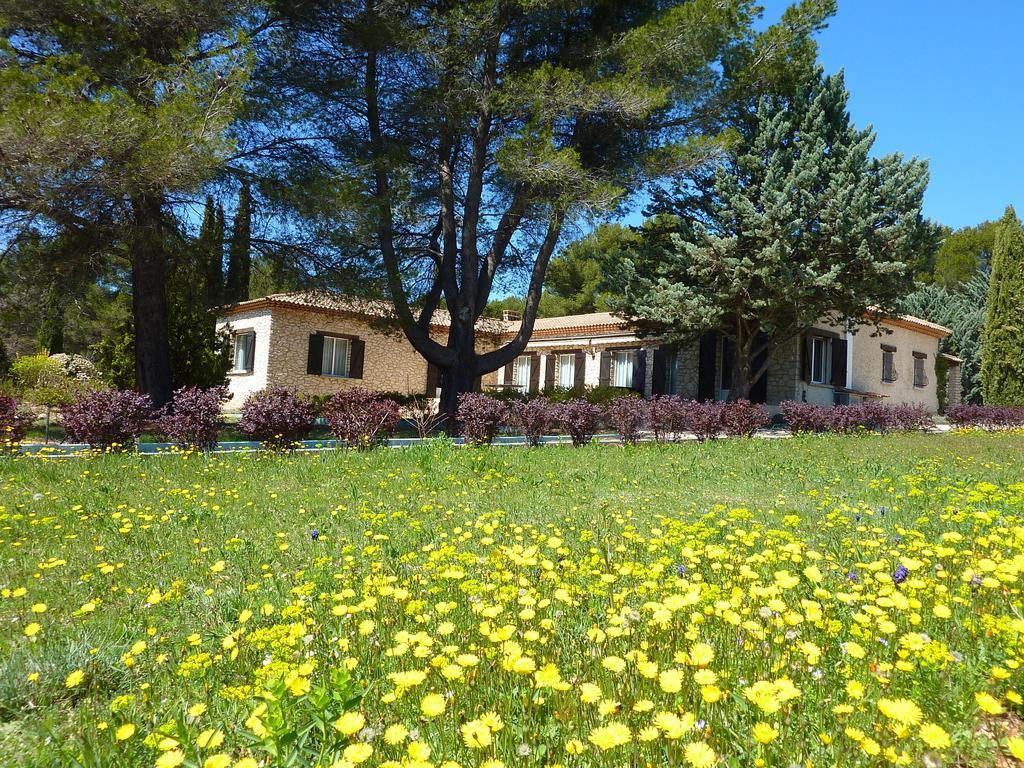 Les Mazets Du Luberon Bed & Breakfast Puget Exterior foto