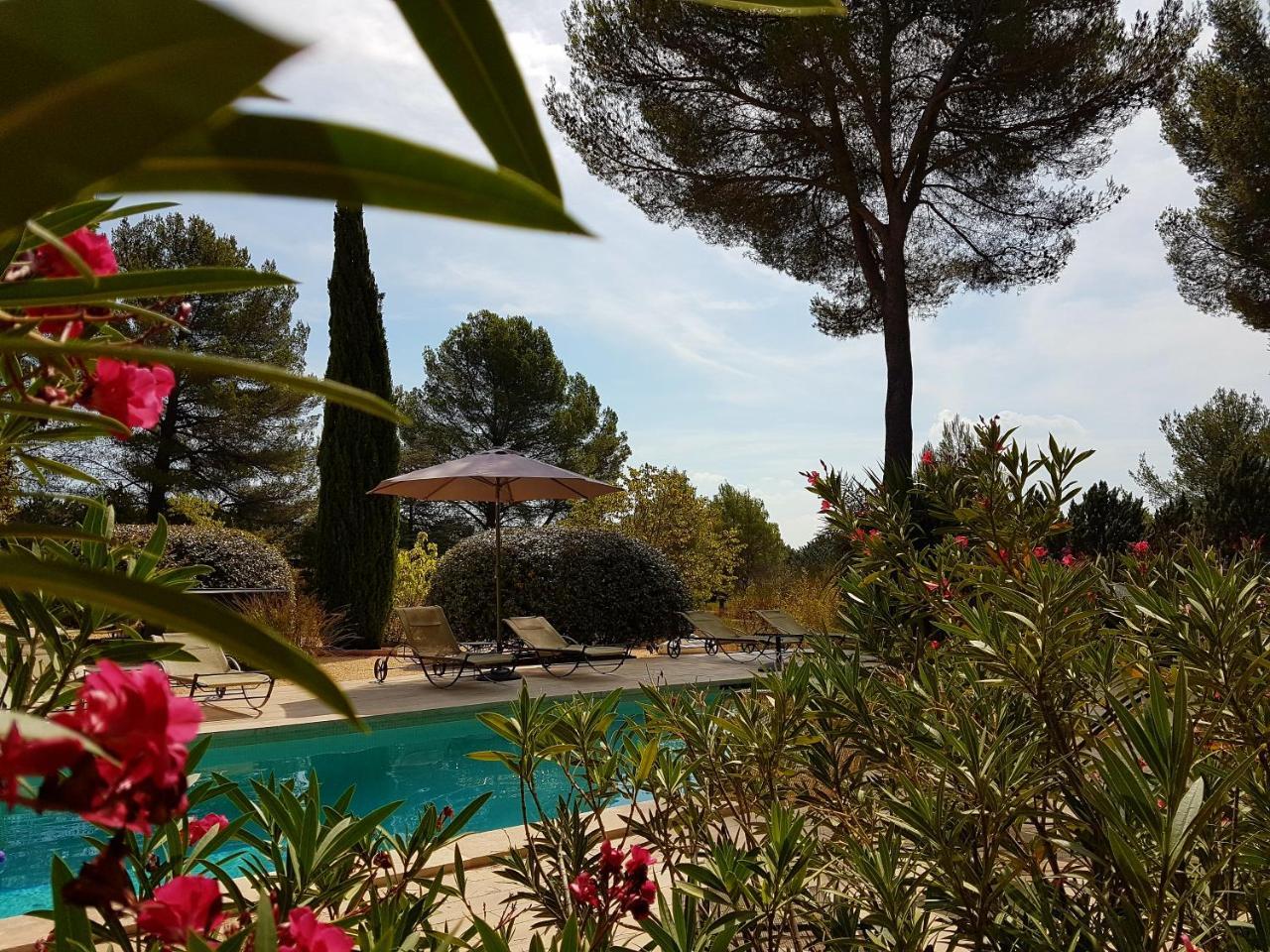 Les Mazets Du Luberon Bed & Breakfast Puget Exterior foto