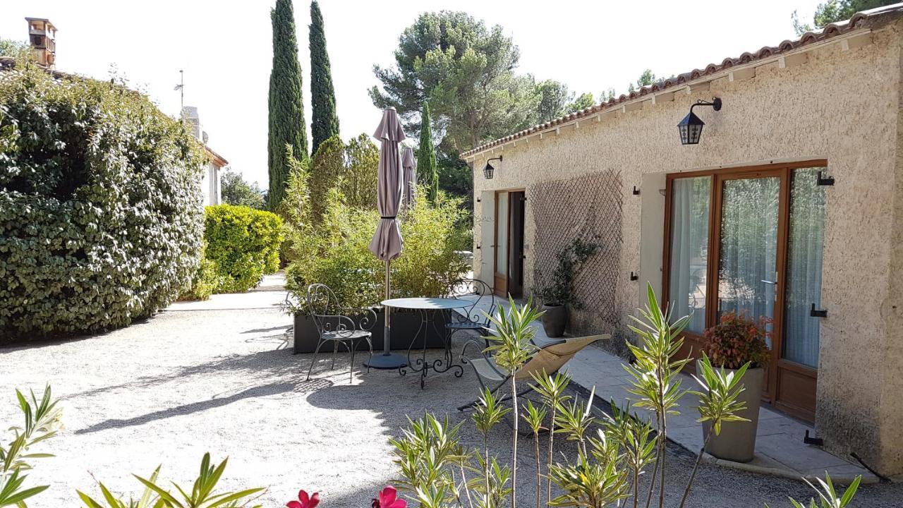Les Mazets Du Luberon Bed & Breakfast Puget Exterior foto
