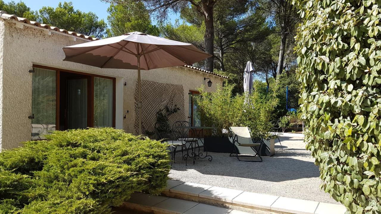 Les Mazets Du Luberon Bed & Breakfast Puget Exterior foto